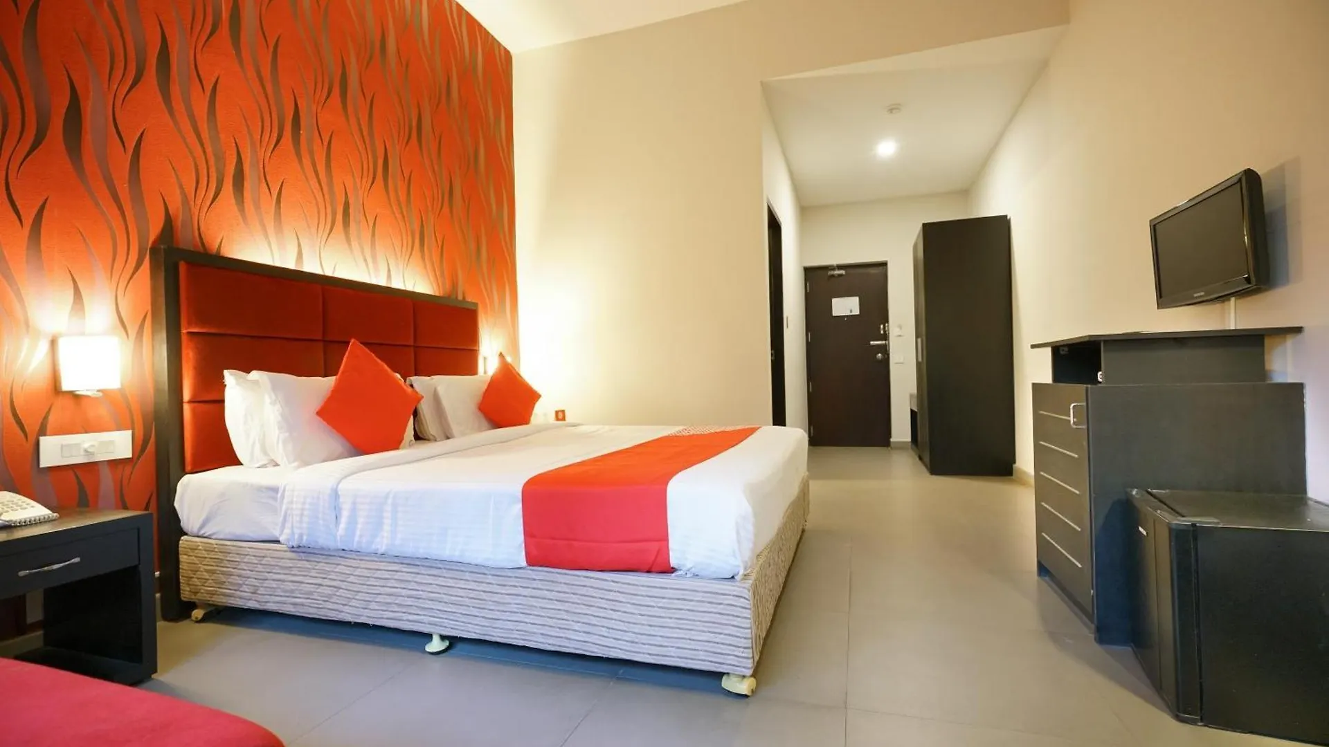 Super Townhouse Mookkannoor Tourist Home Angamaly Hotel