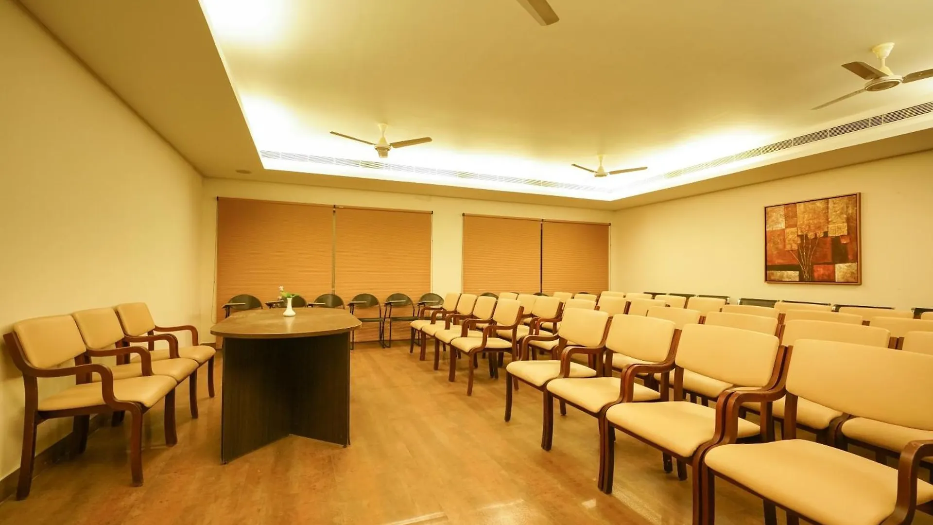 Super Townhouse Mookkannoor Tourist Home Angamaly Hotel